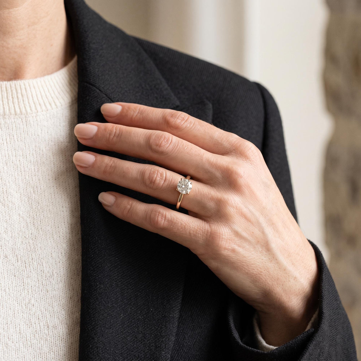 Custom Round Cut Solitaire Engagement Ring | Minimalist 4 Prong Setting