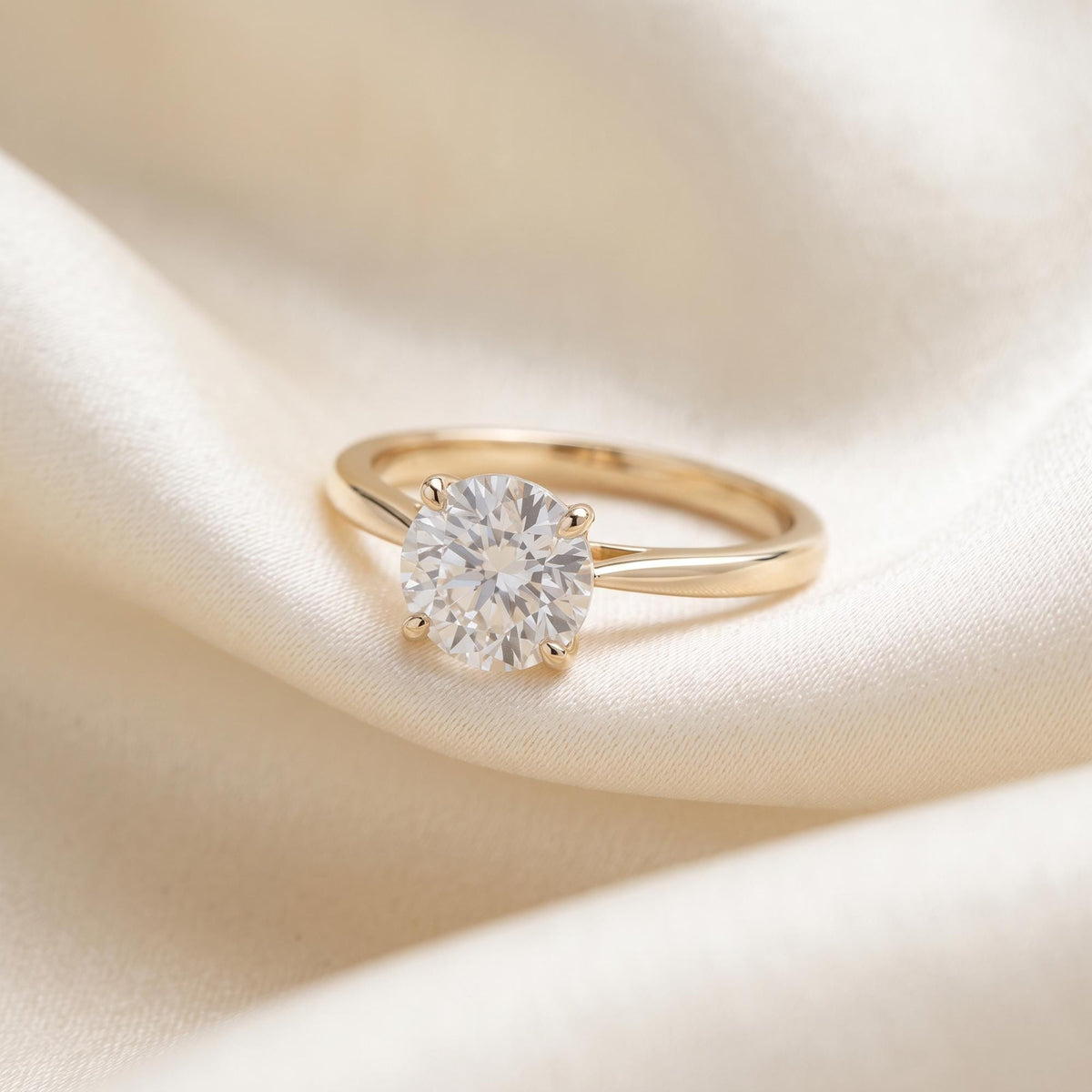 Custom Round Cut Solitaire Engagement Ring | Minimalist 4 Prong Setting