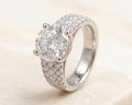 Round Diamond Engagement Ring – Solitaire with Side Stones